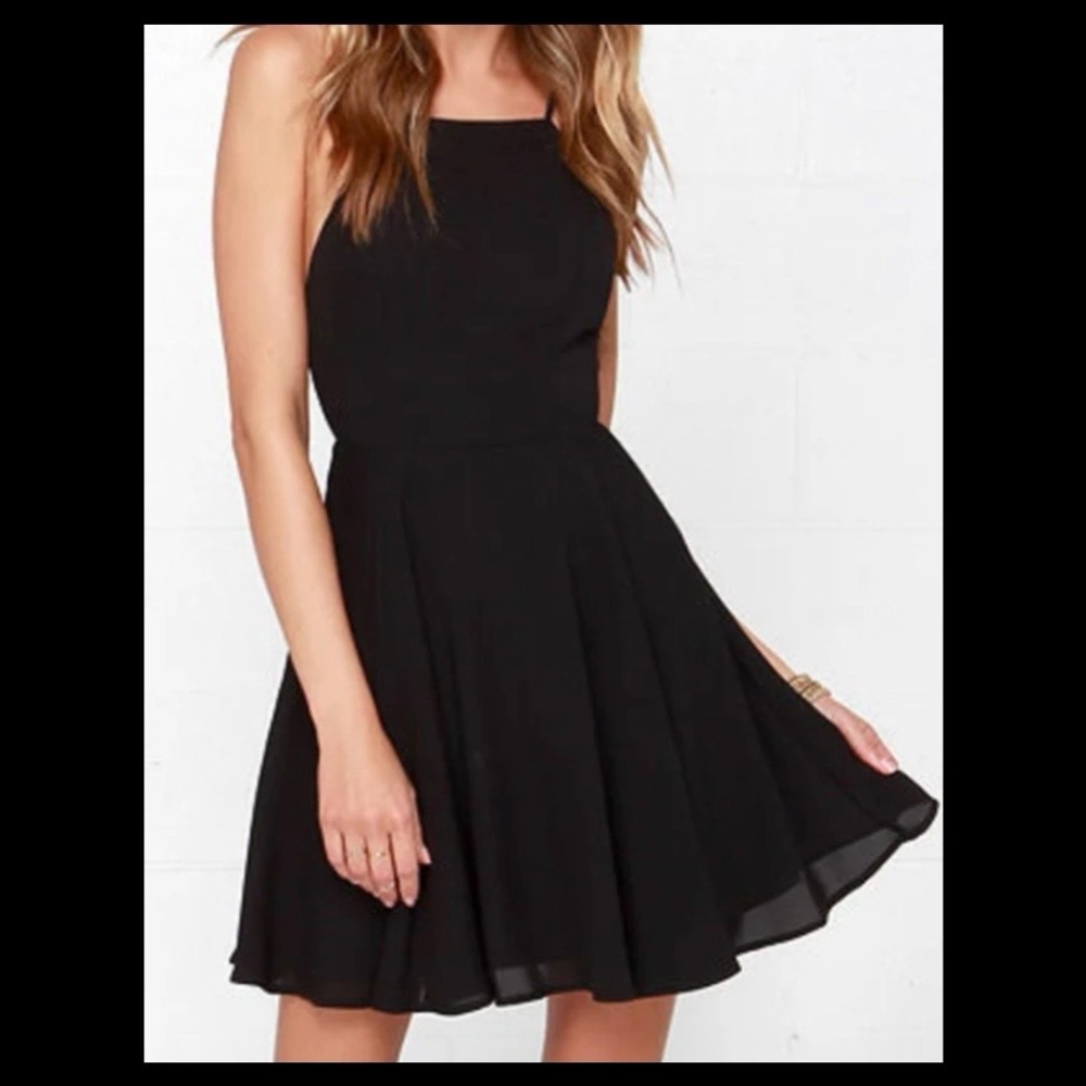 Lulu’s Strappy back midi dress